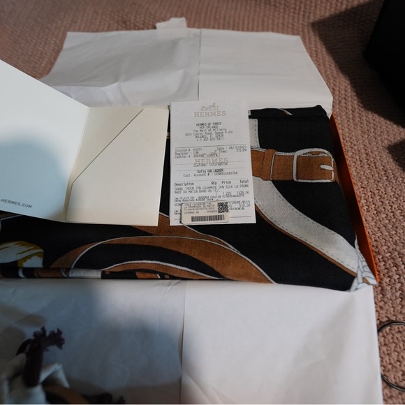 Hermes - La Promenade du Matin Bandana Shawl 140 - Picture 11 of 11